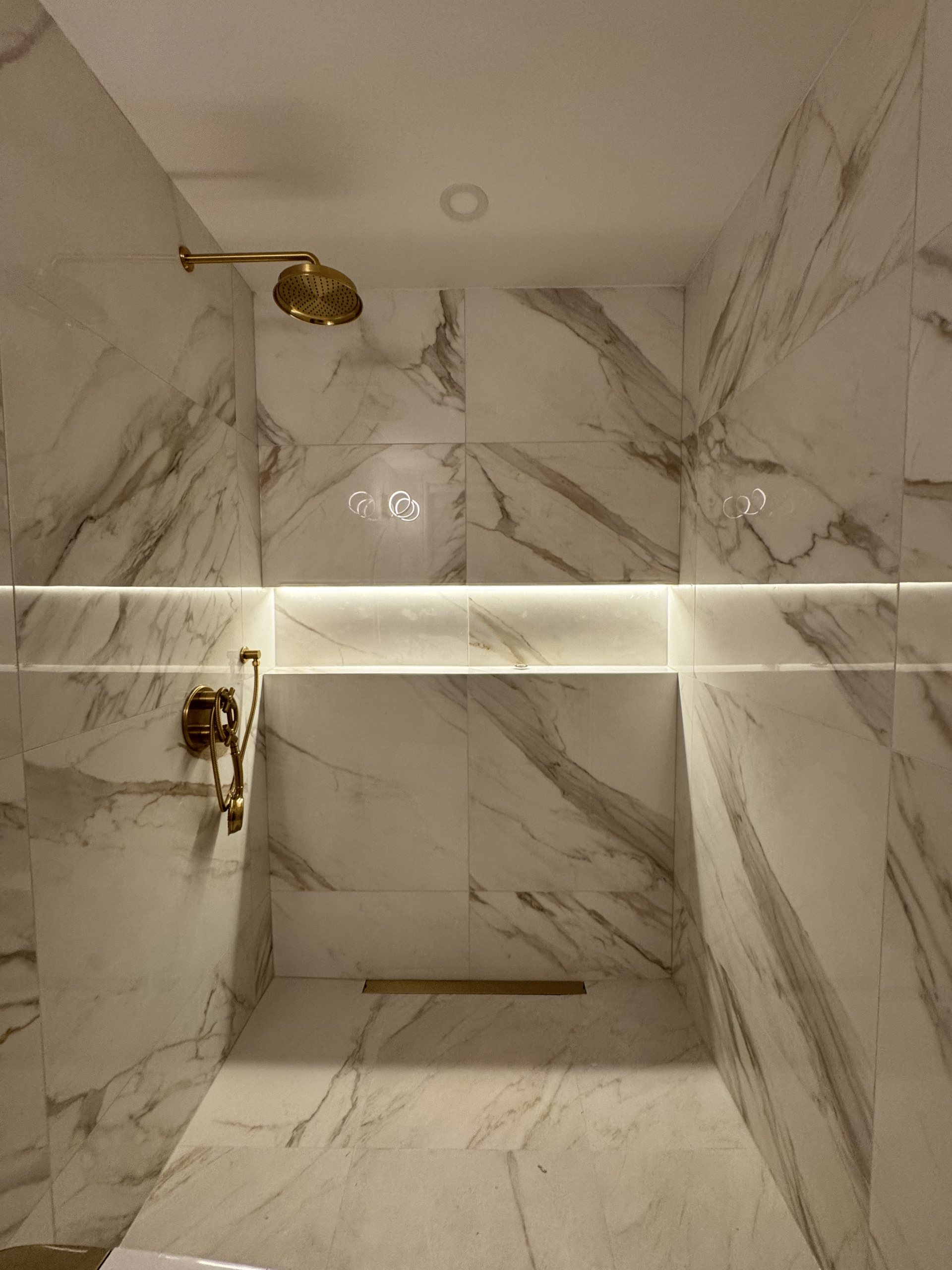 led shower niche