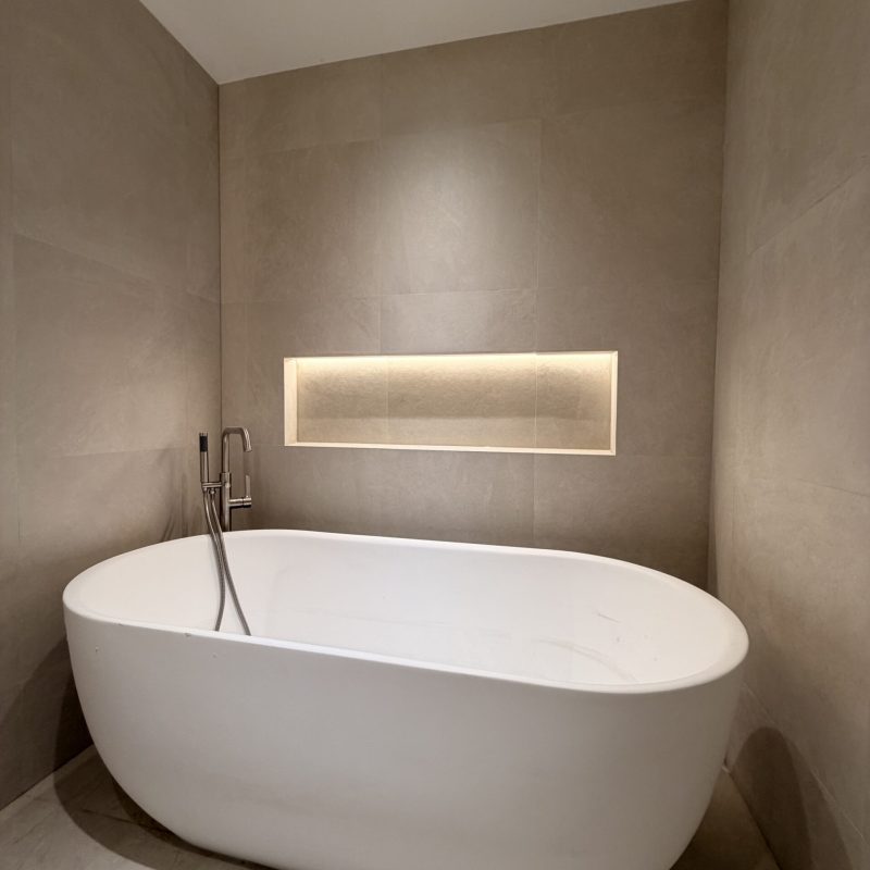 free standing bathtub