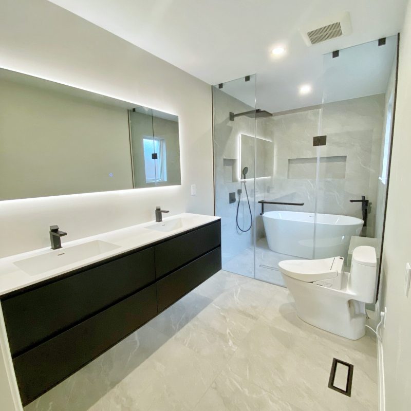 Richmond Hill bathroom renovation with integrated shower area