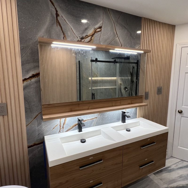 Mississauga Bathroom renovate with porcelain slab